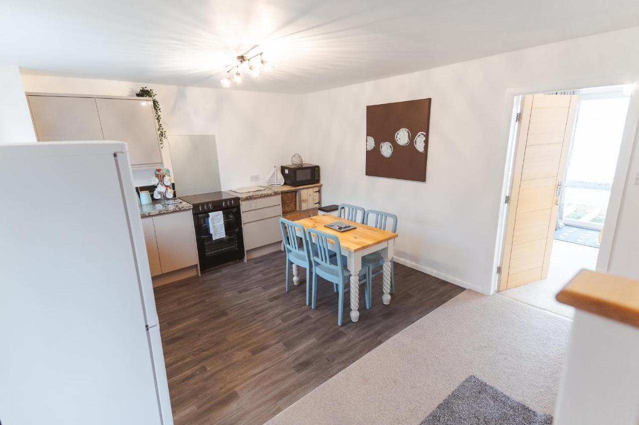 Watersedge Retreat, Views, Sunsets, Dogs Welcome Sandside  Esterno foto